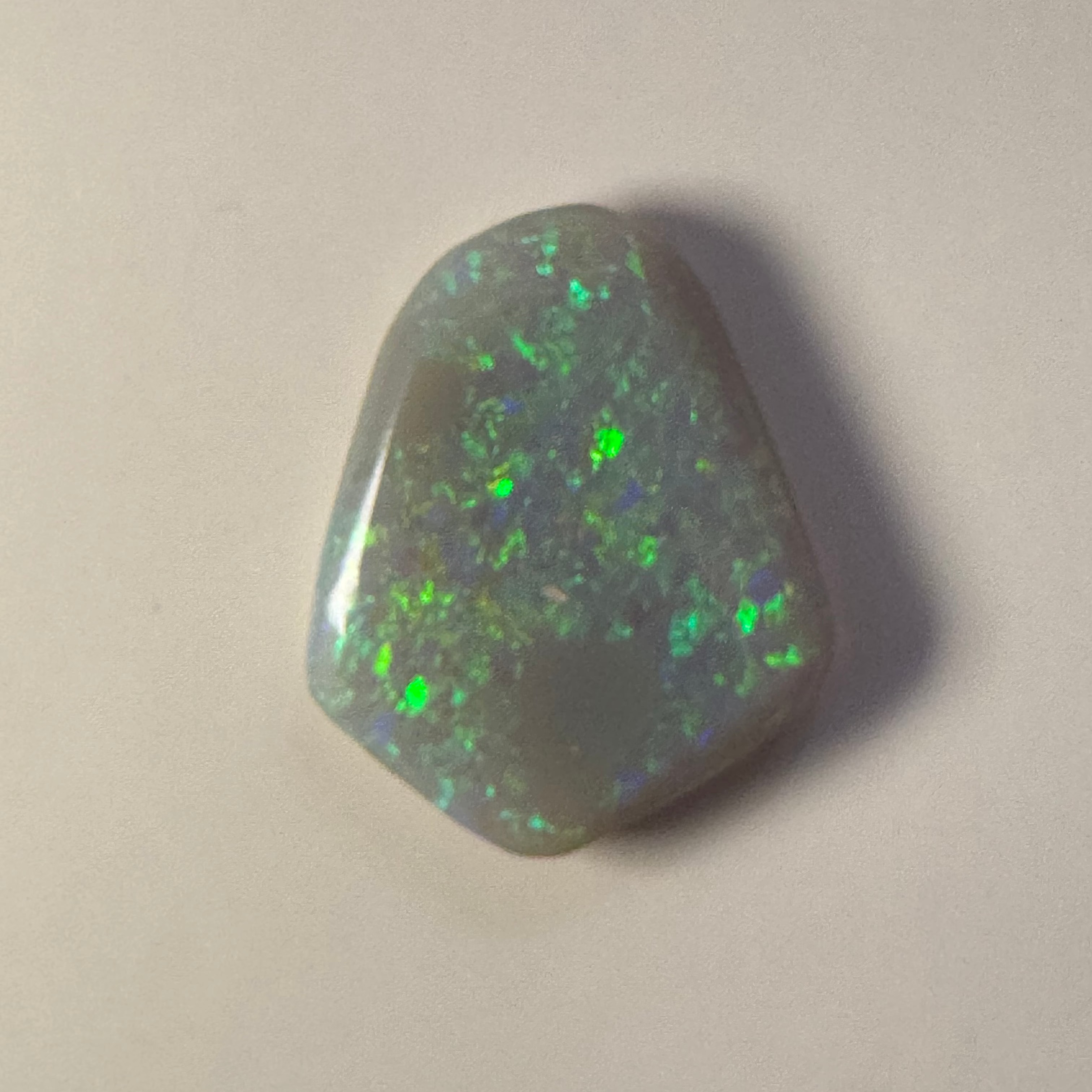 Floral crystal (grey) // 5.55 carats