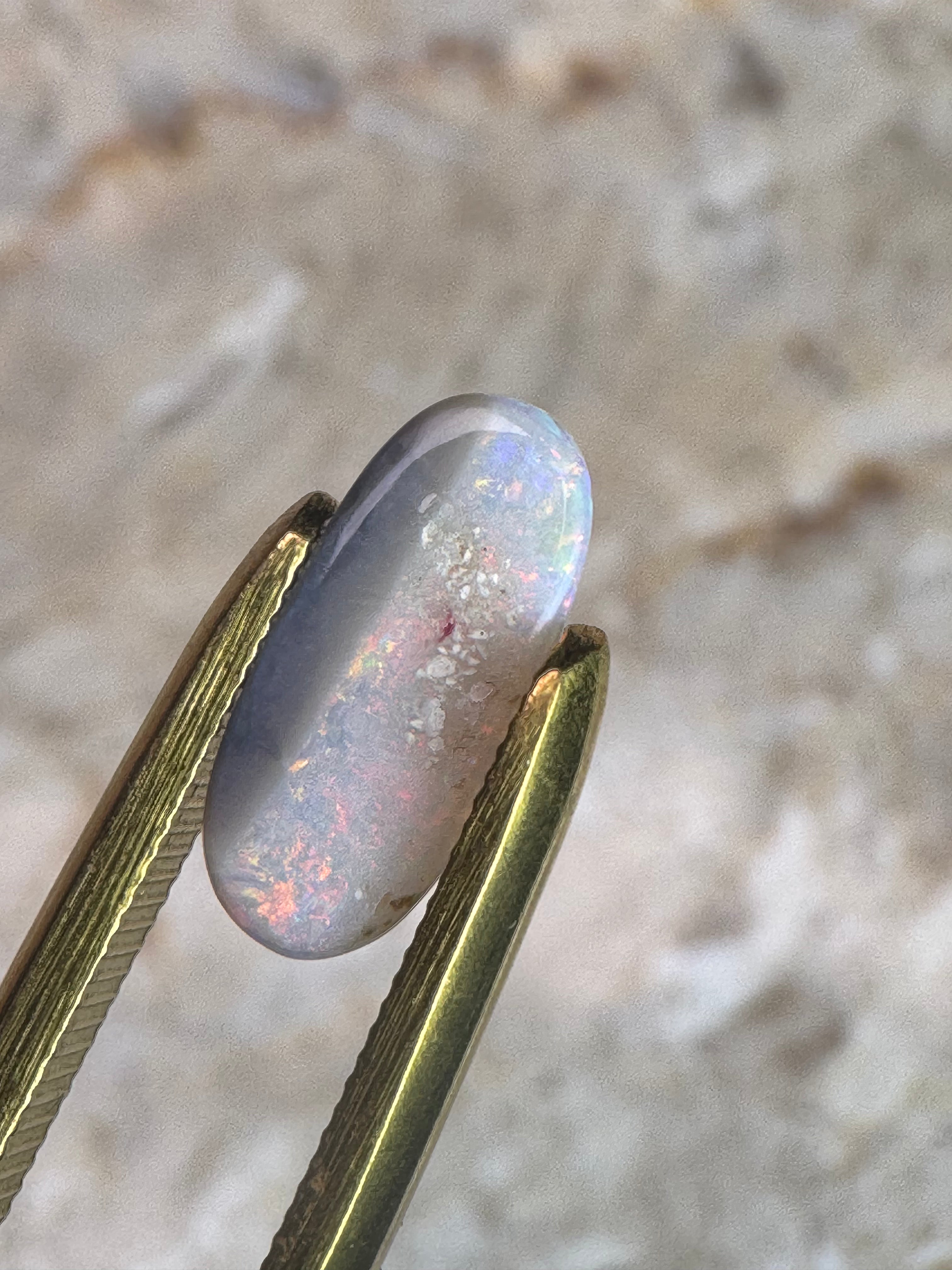 Milky Ombre // 1.55 carats