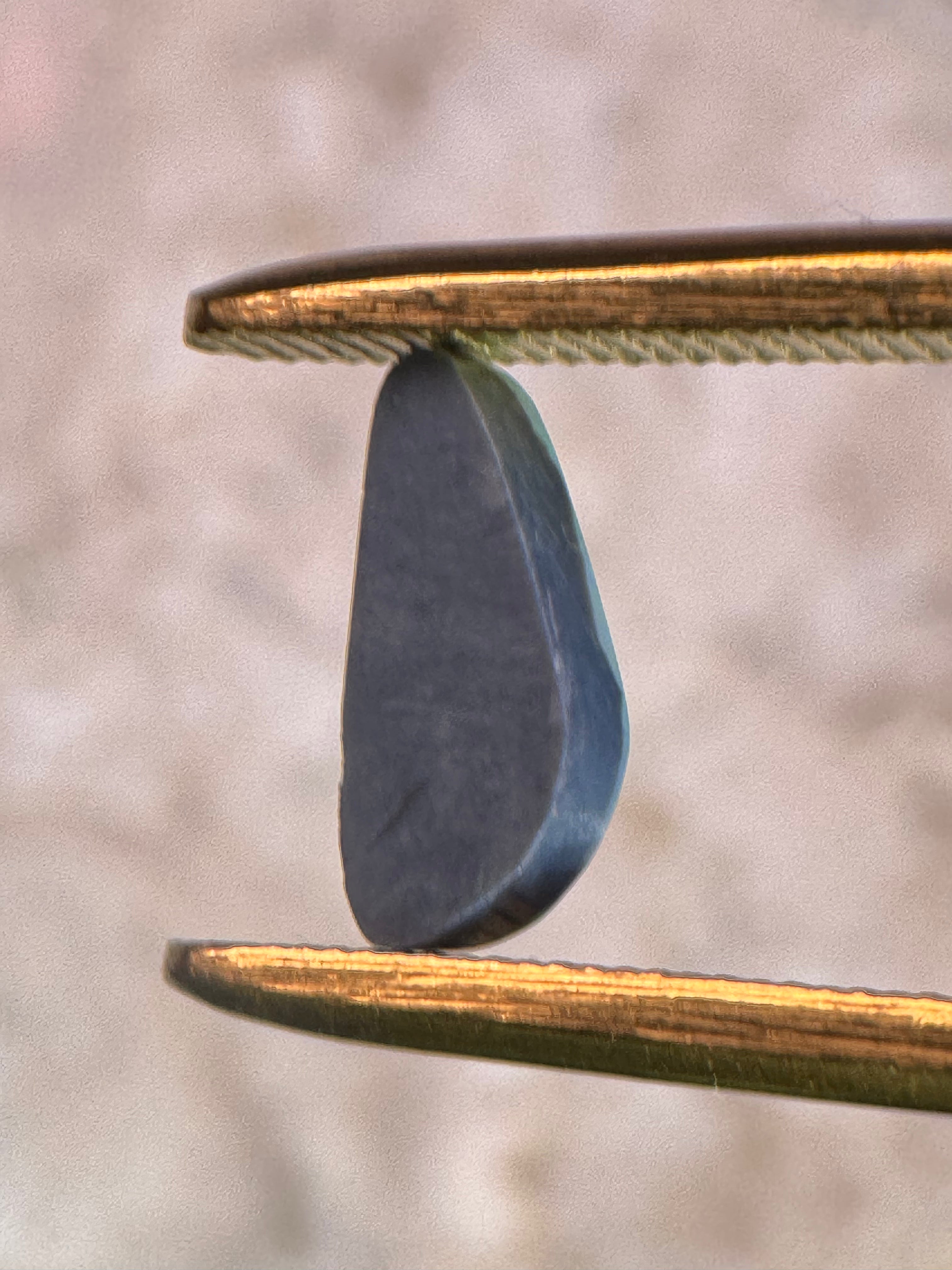 Black Opal // 1.8 carats