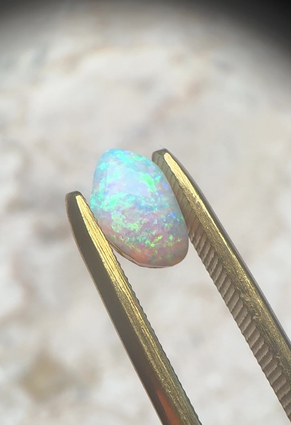 Green Crystal // 1.8 carats
